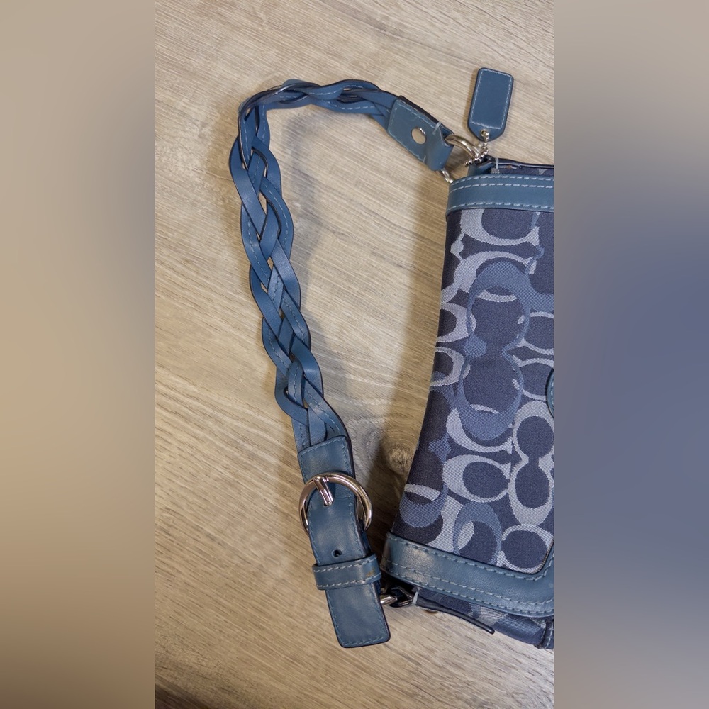 Coach Chelsea Blue Strap Bag – Signature "C" Logo Shoulder Purse - Picture 5 of 9